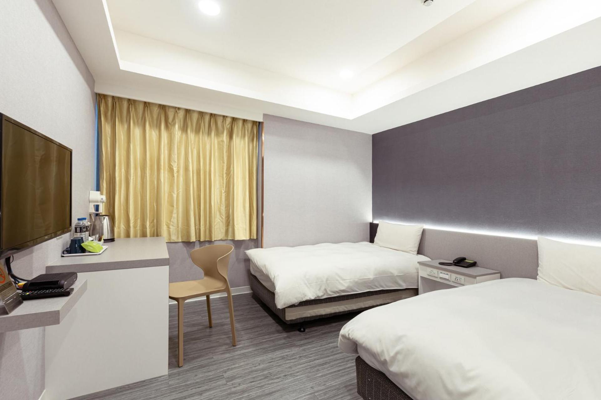 Kiwi Express Hotel - Zhongqing Taichung Exterior photo