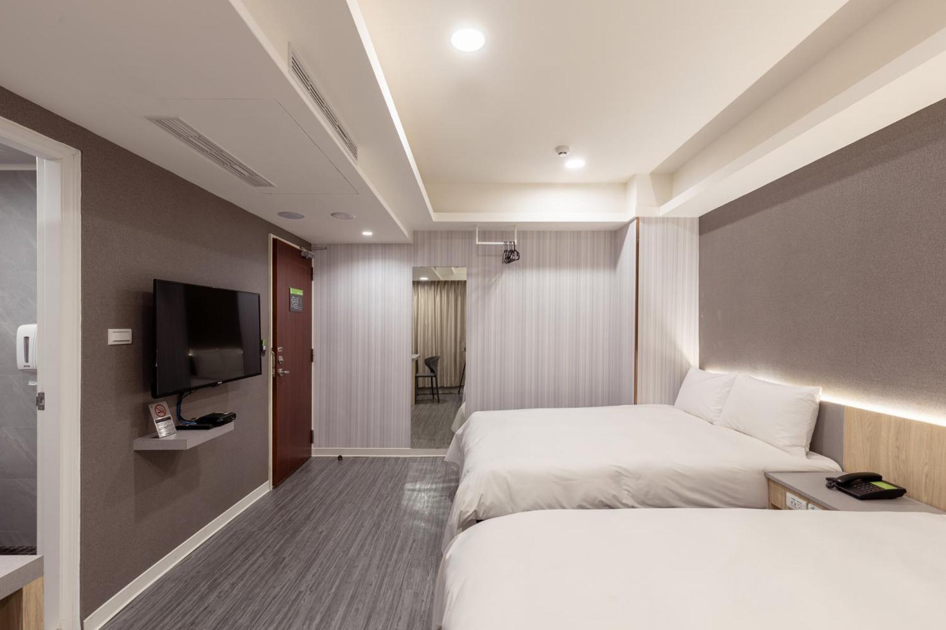 Kiwi Express Hotel - Zhongqing Taichung Exterior photo